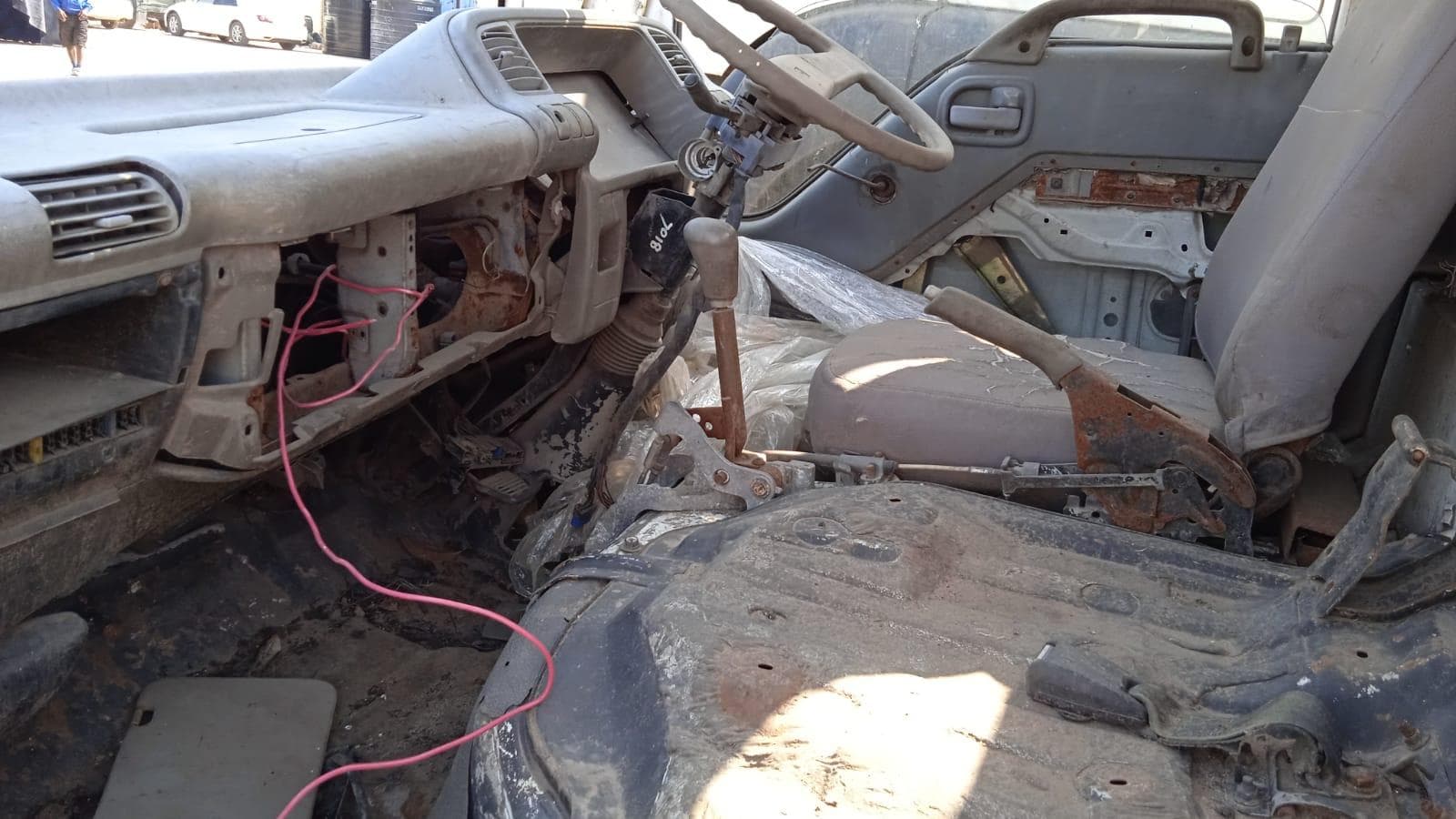 Camião Isuzu NKR 3,35M · — imagen 4