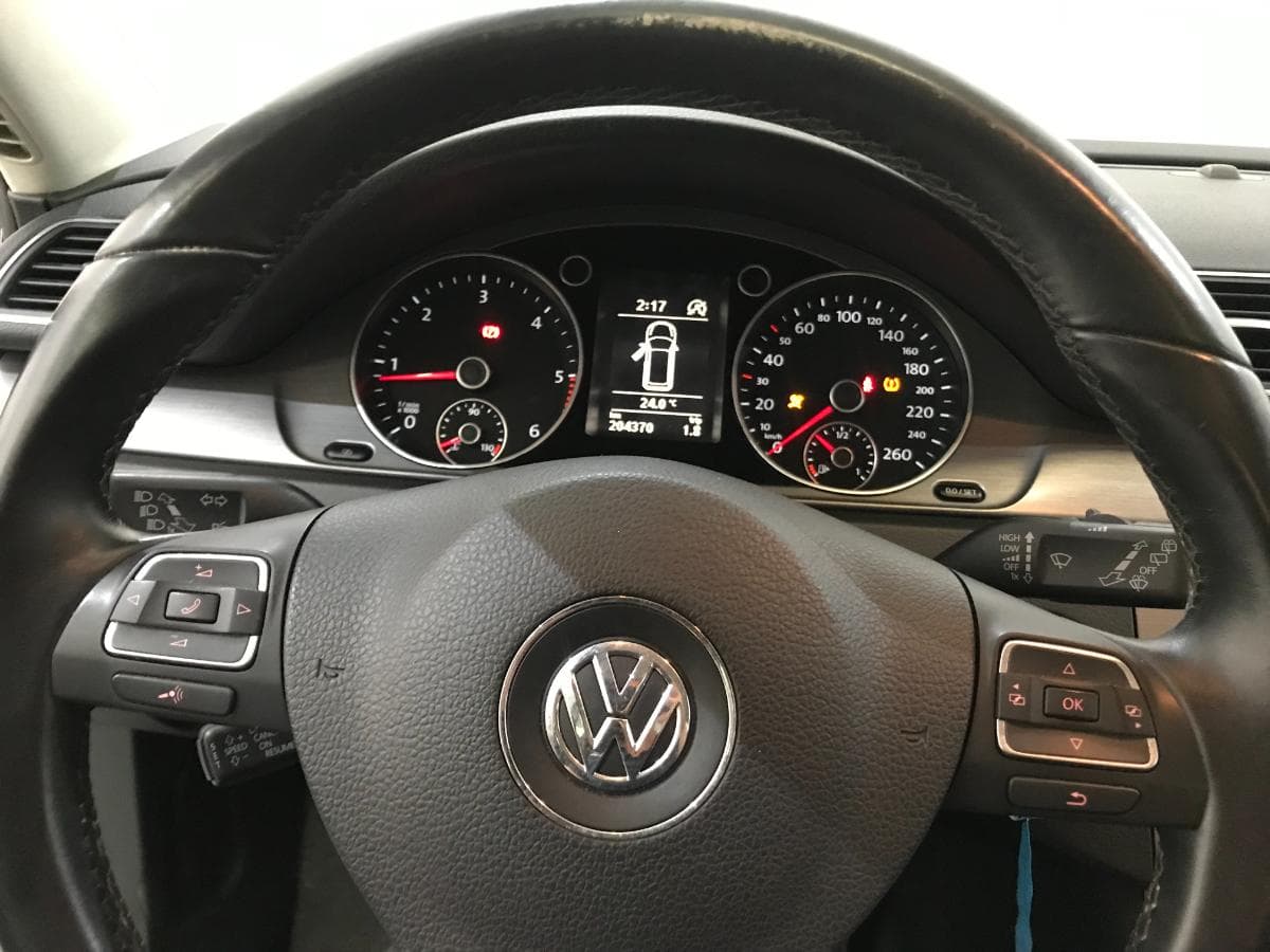 Volkswagen Passat 1.6TDI · Ano 2012 — imagem 32