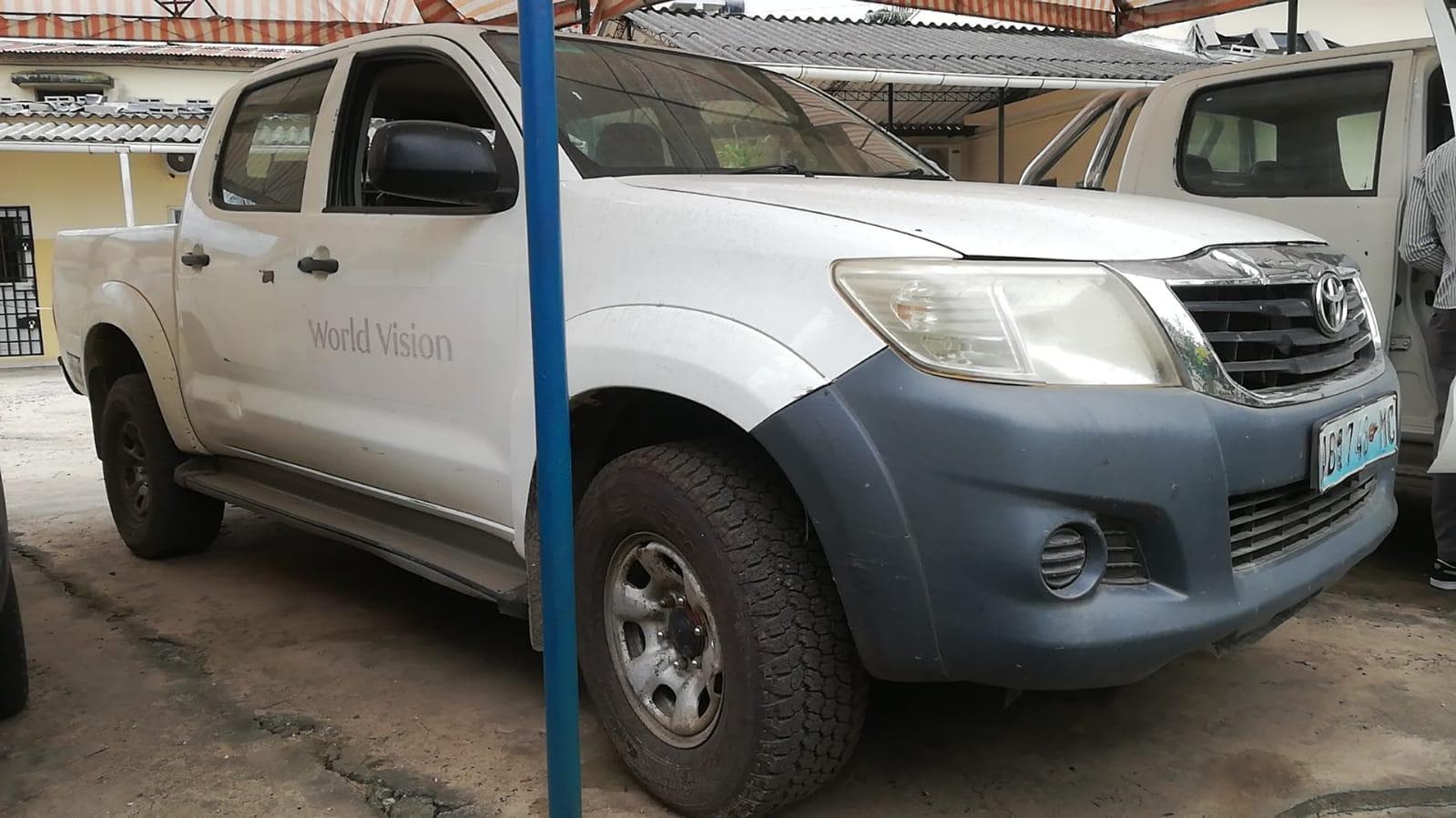 Toyota Hilux · — image 3
