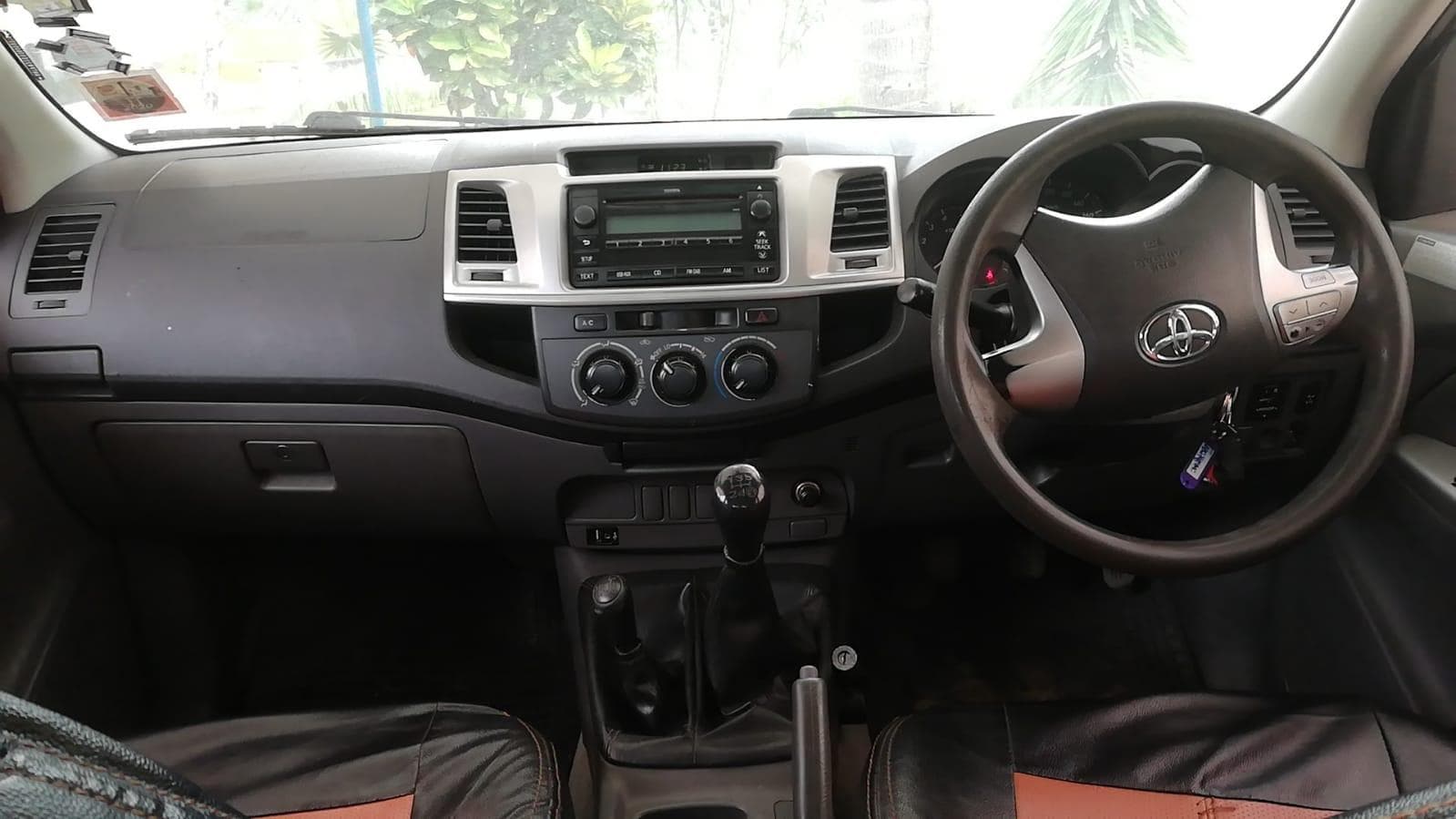 Toyota Hilux · — image 8