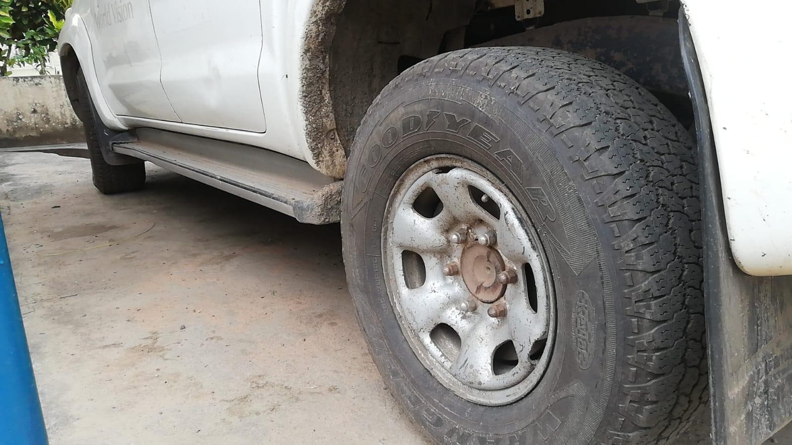 Toyota Hilux · — image 9