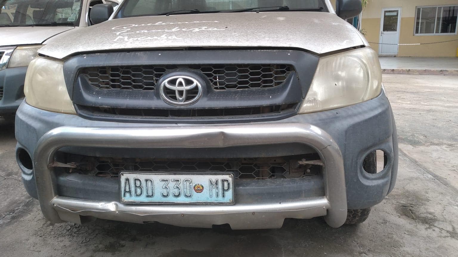 Toyota Hilux · — image 5
