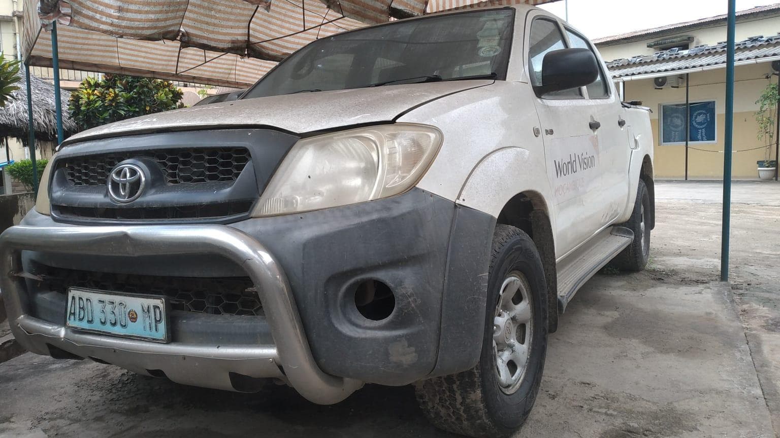 Toyota Hilux · — image 2