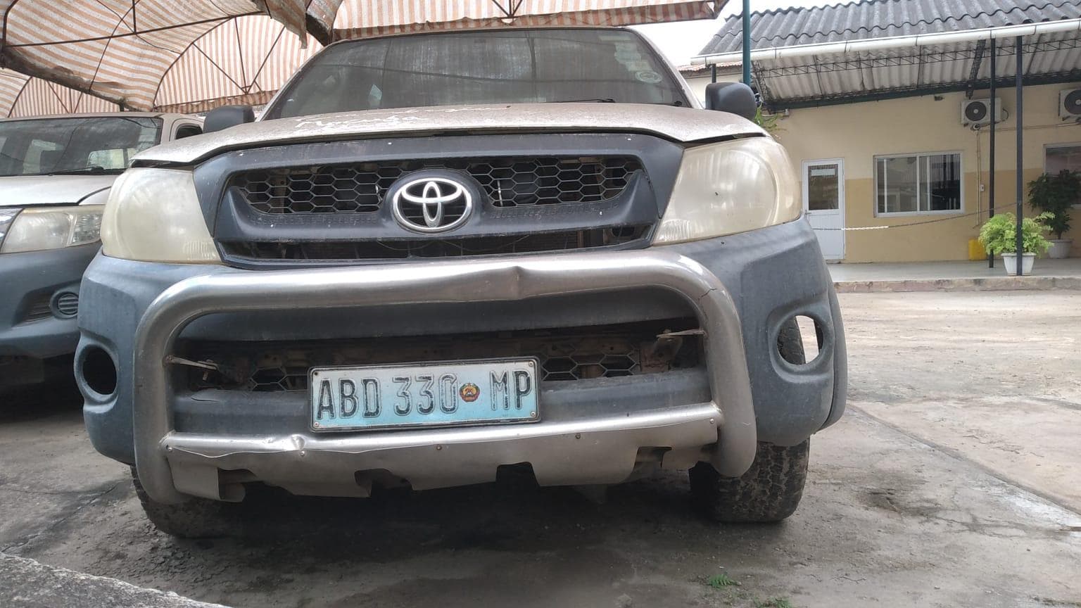 Toyota Hilux · — image 10