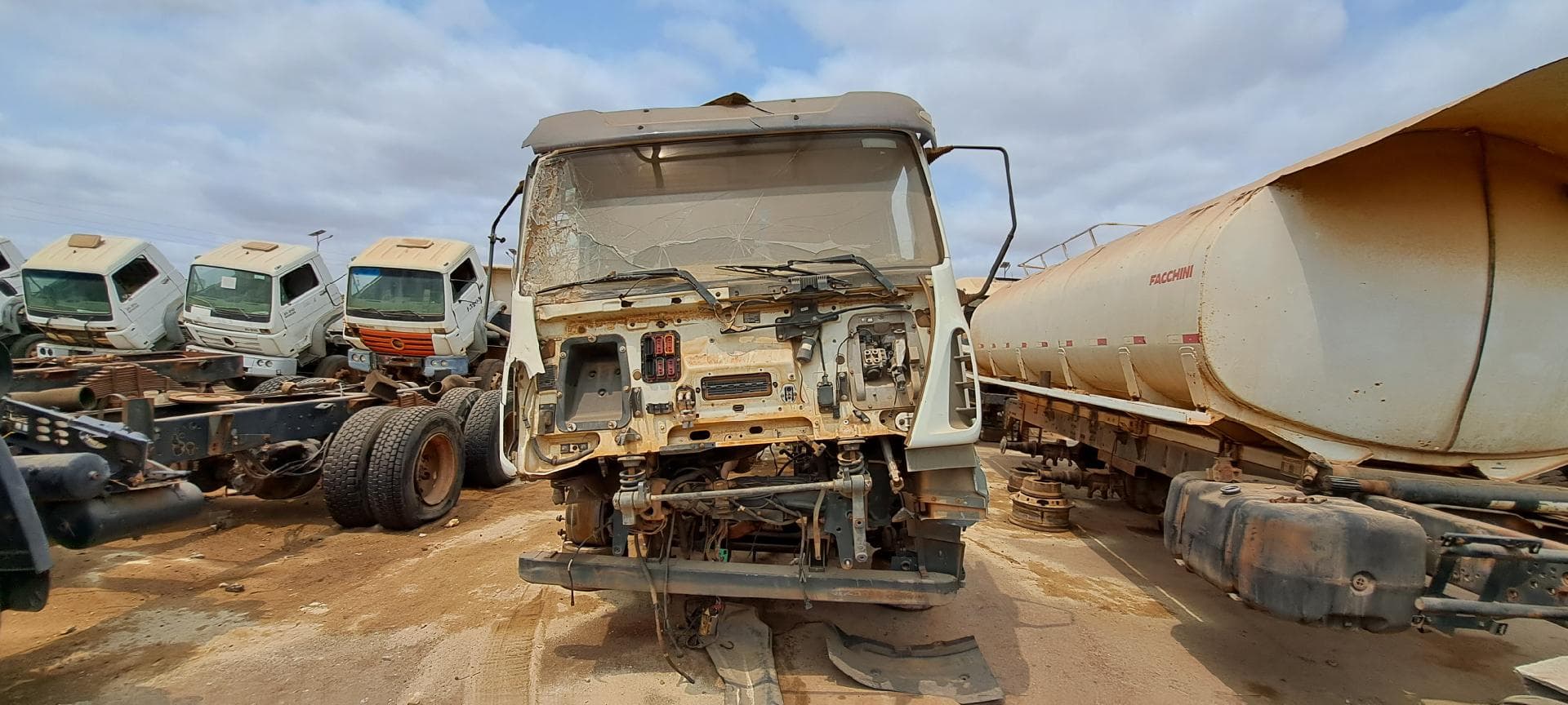 Camião Oficina IVECO 170E21 · Viana — imagen 4