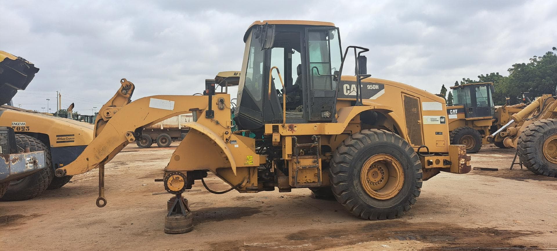Pá Carregadora CATERPILLAR 950H · Viana — imagen 13