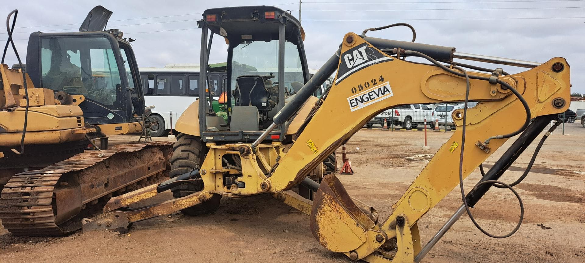 Retroescavadora CATERPILLAR 416E · Viana — imagen 4