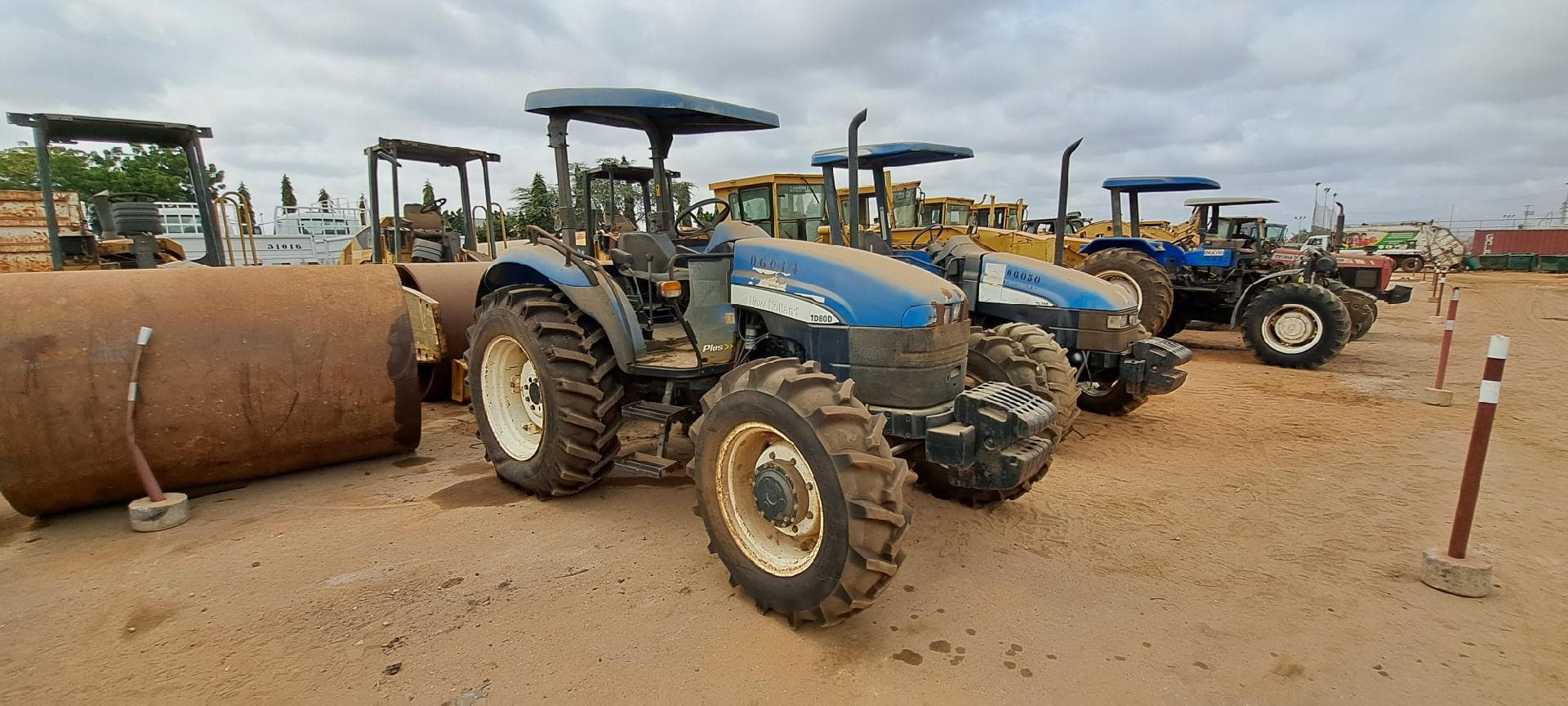 Trator agrícola NEW HOLLAND TD80 D · Viana