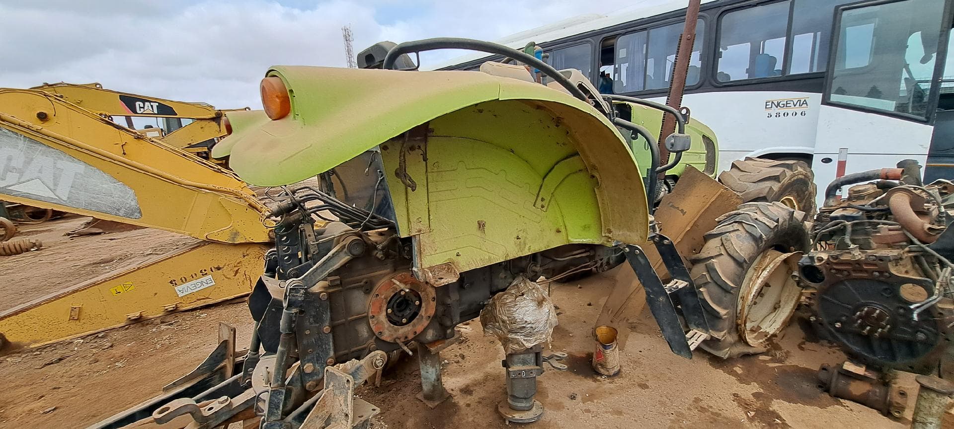 Trator agrícola CLAAS 230  · Viana — image 5