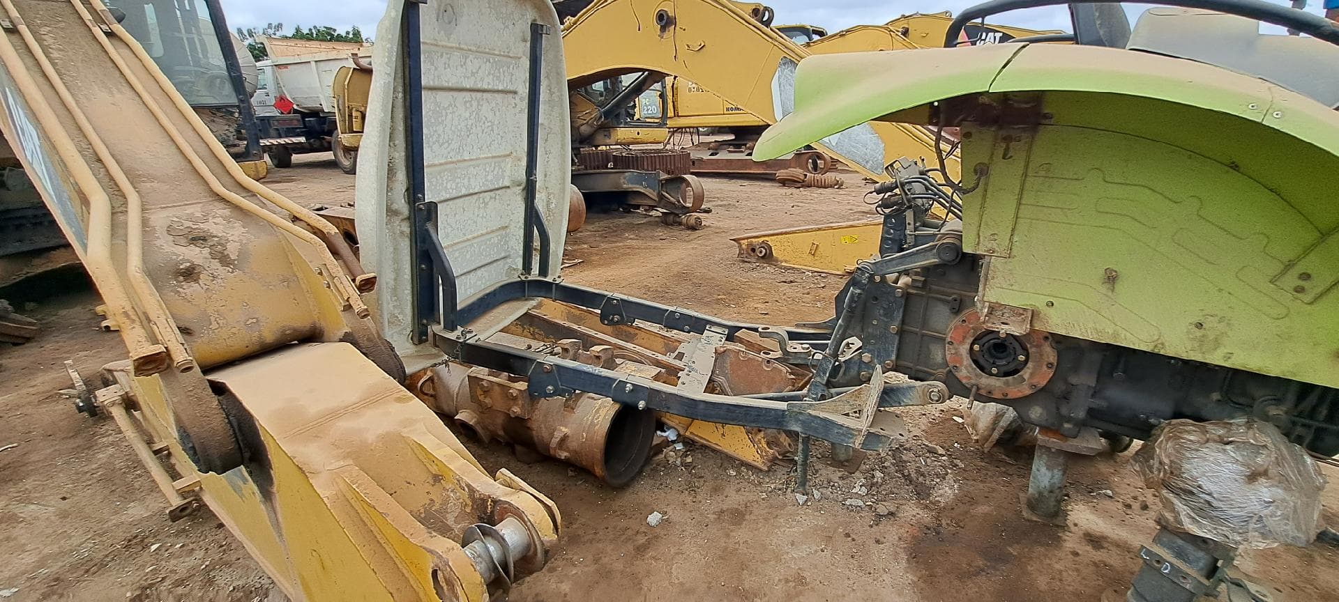 Trator agrícola CLAAS 230  · Viana — image 4