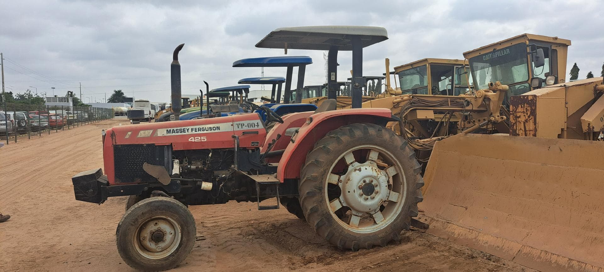 Trator agrícola MASSEY FERGUSON MF-425 · Viana — imagen 6