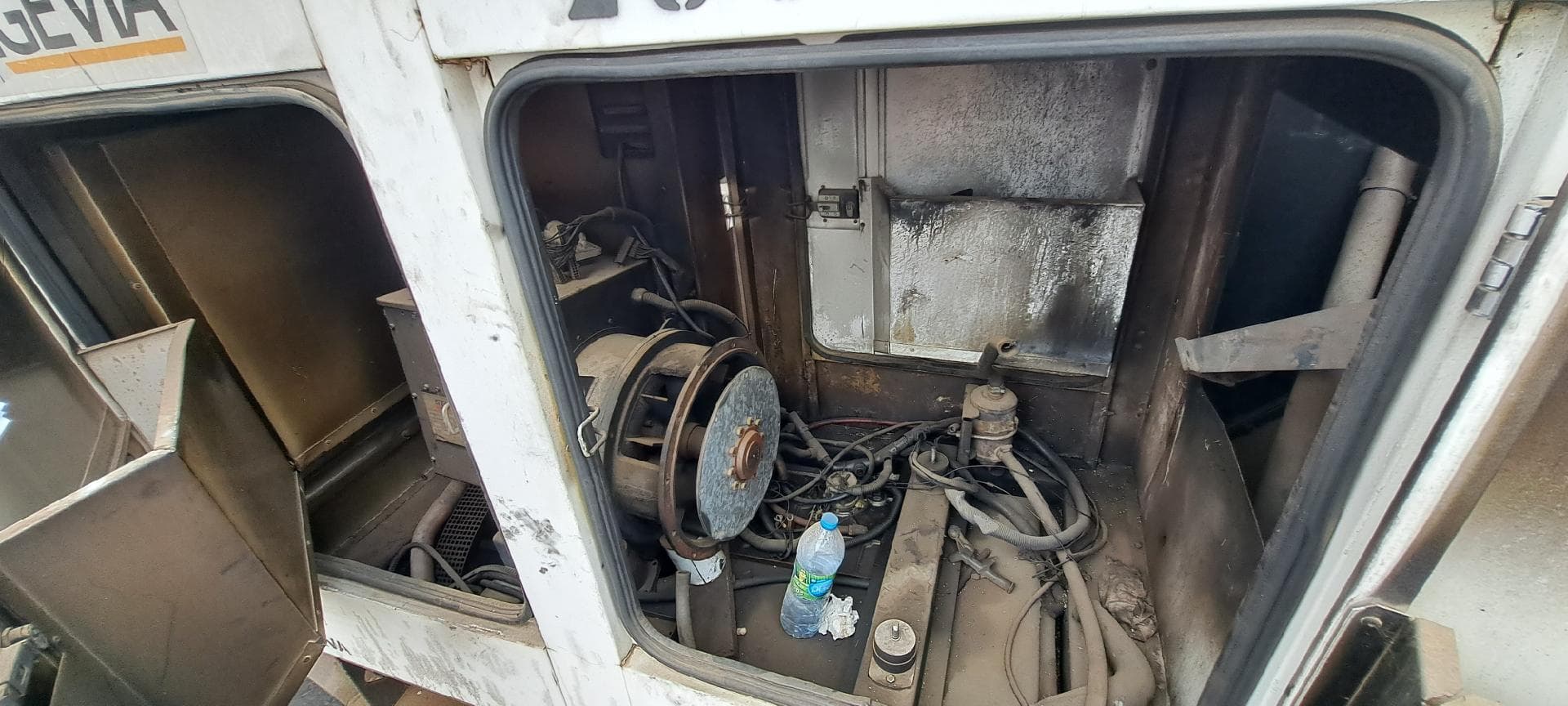 Gerador PERKINS 30 KVA · Viana — imagen 2