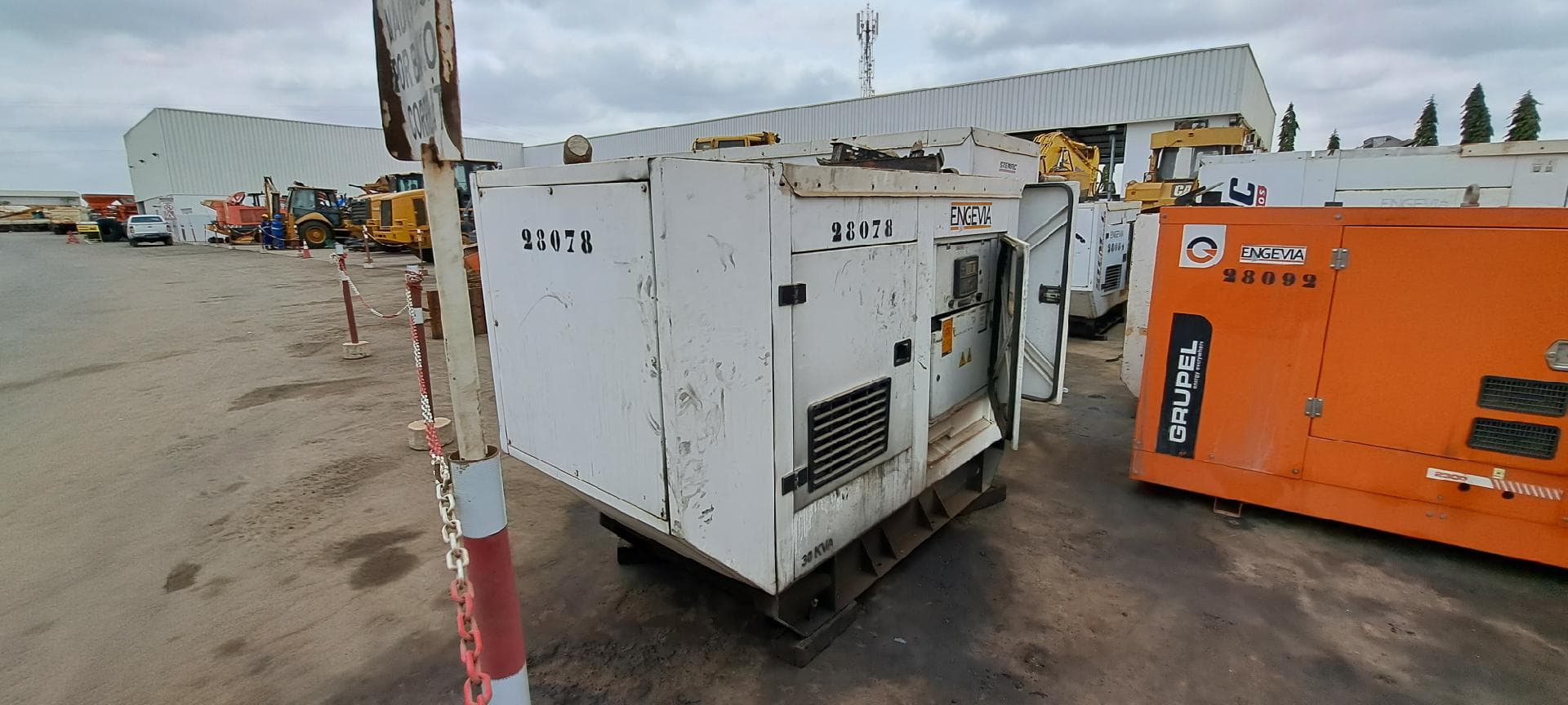 Gerador PERKINS 30 KVA · Viana — imagen 4