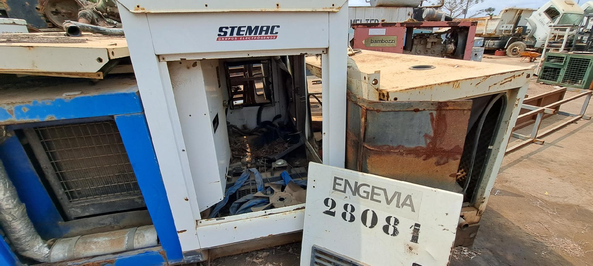 Gerador STEMAC 44 KVA · Viana — imagen 3