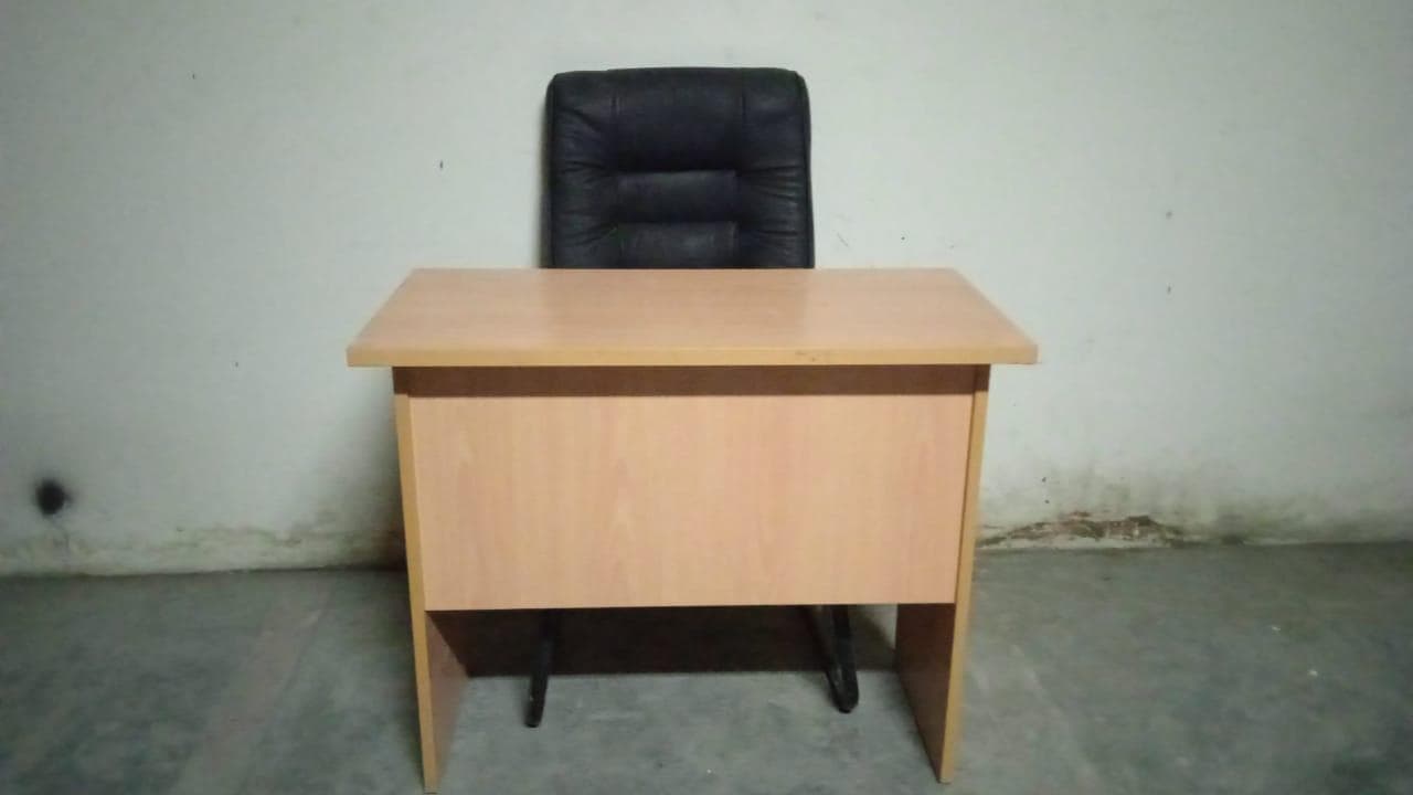 Mobiliário de escritório · — imagem 1