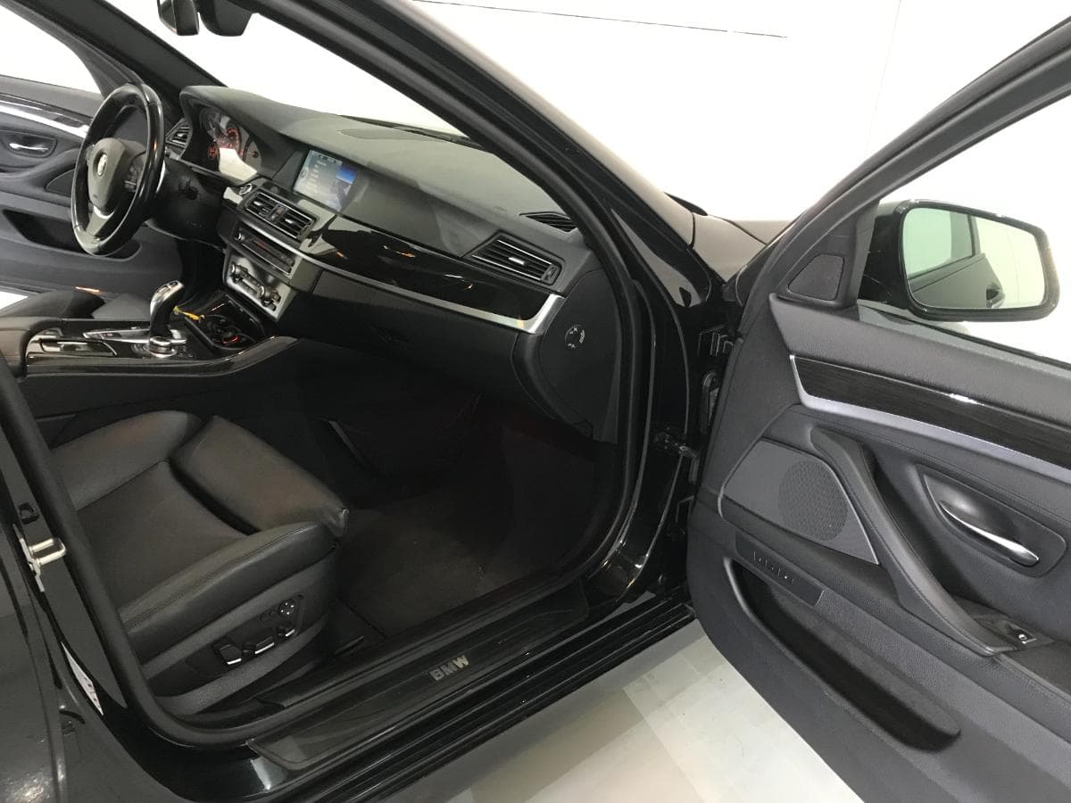 BMW 530D · Ano 2010 — imagem 22
