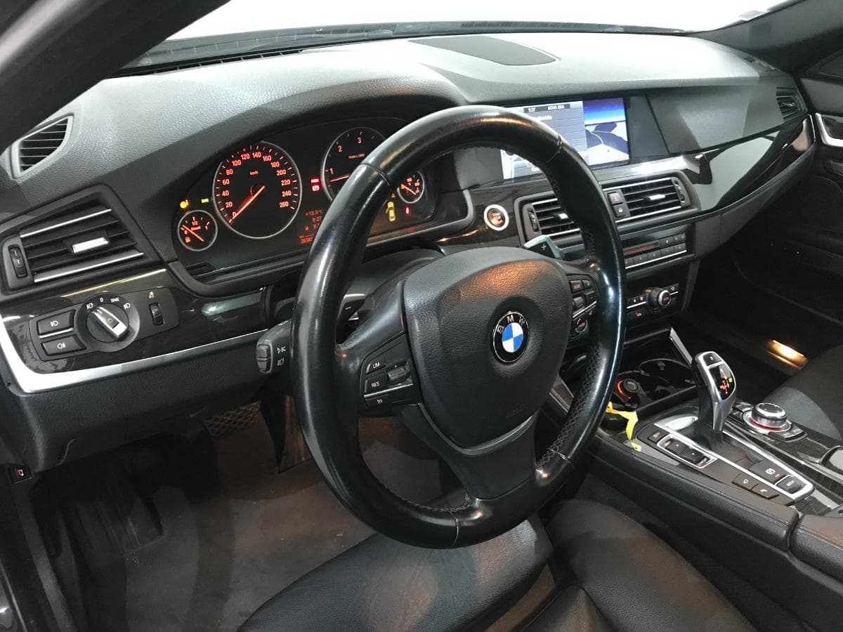 BMW 530D · Ano 2010 — imagem 37