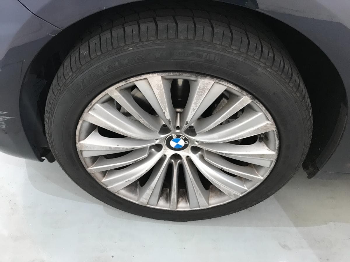 BMW 520D GT · Ano 2014 — imagem 12