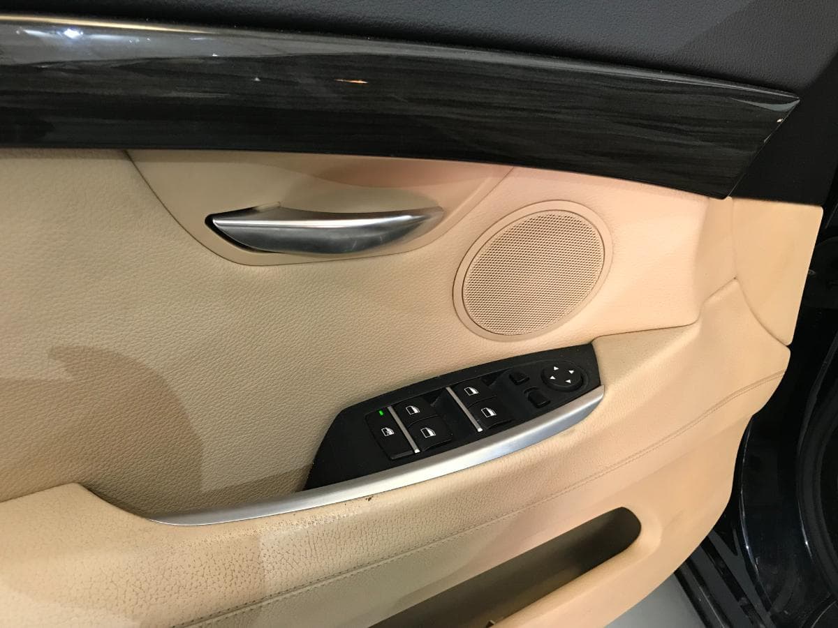 BMW 520D GT · Ano 2014 — imagem 35