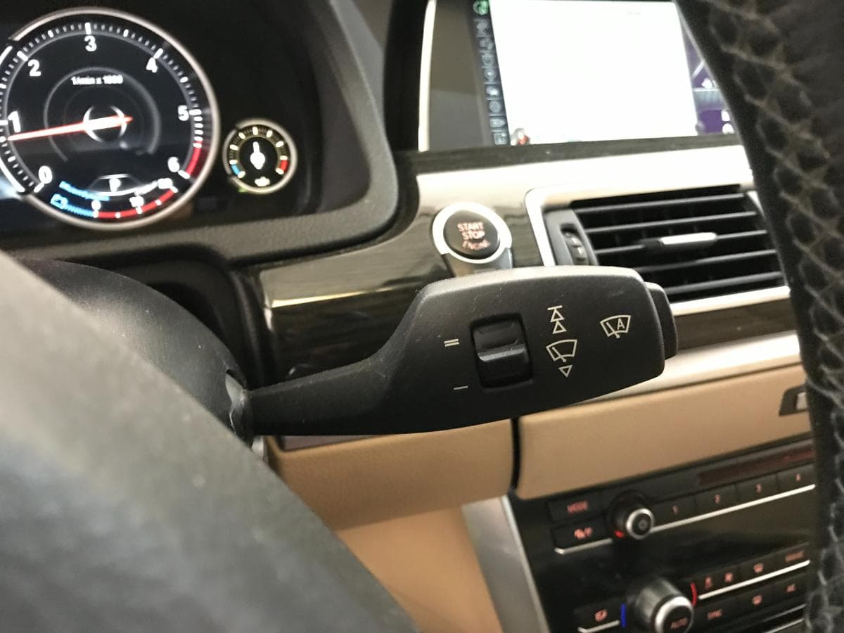 BMW 520D GT · Ano 2014 — imagem 36
