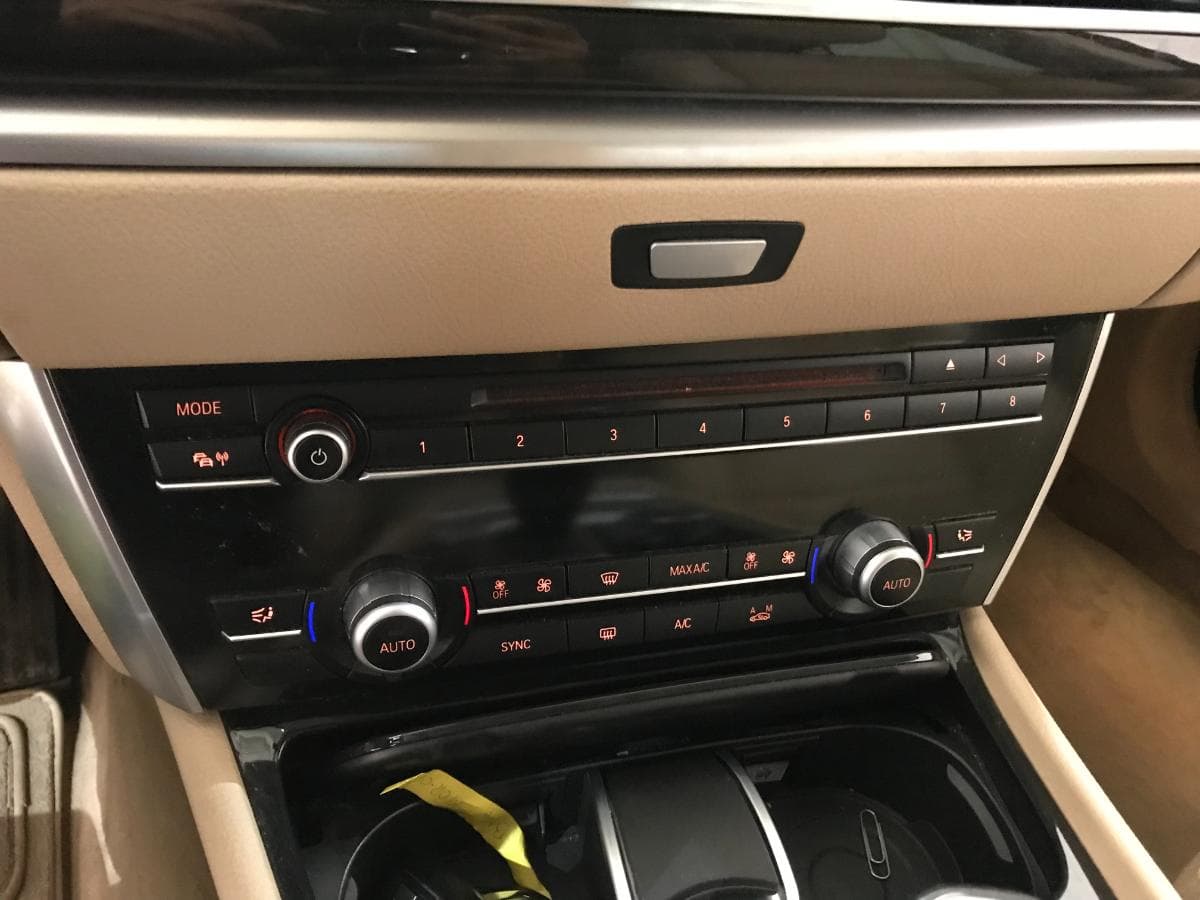 BMW 520D GT · Ano 2014 — imagem 41