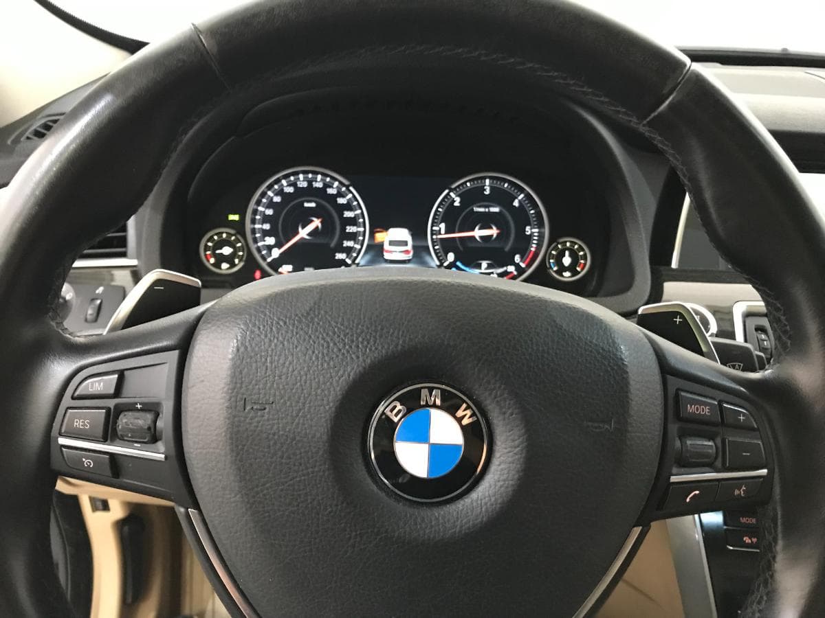 BMW 520D GT · Ano 2014 — imagem 42