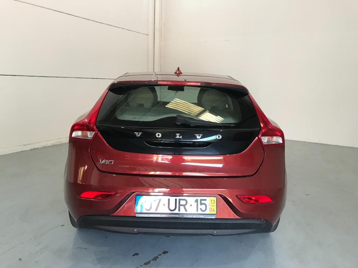 Volvo V40 D2 · Ano 2013 — imagen 5