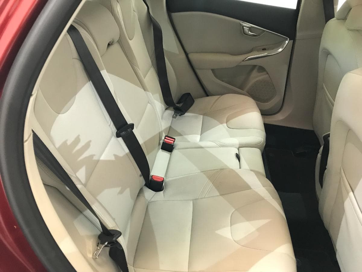 Volvo V40 D2 · Ano 2013 — imagen 22