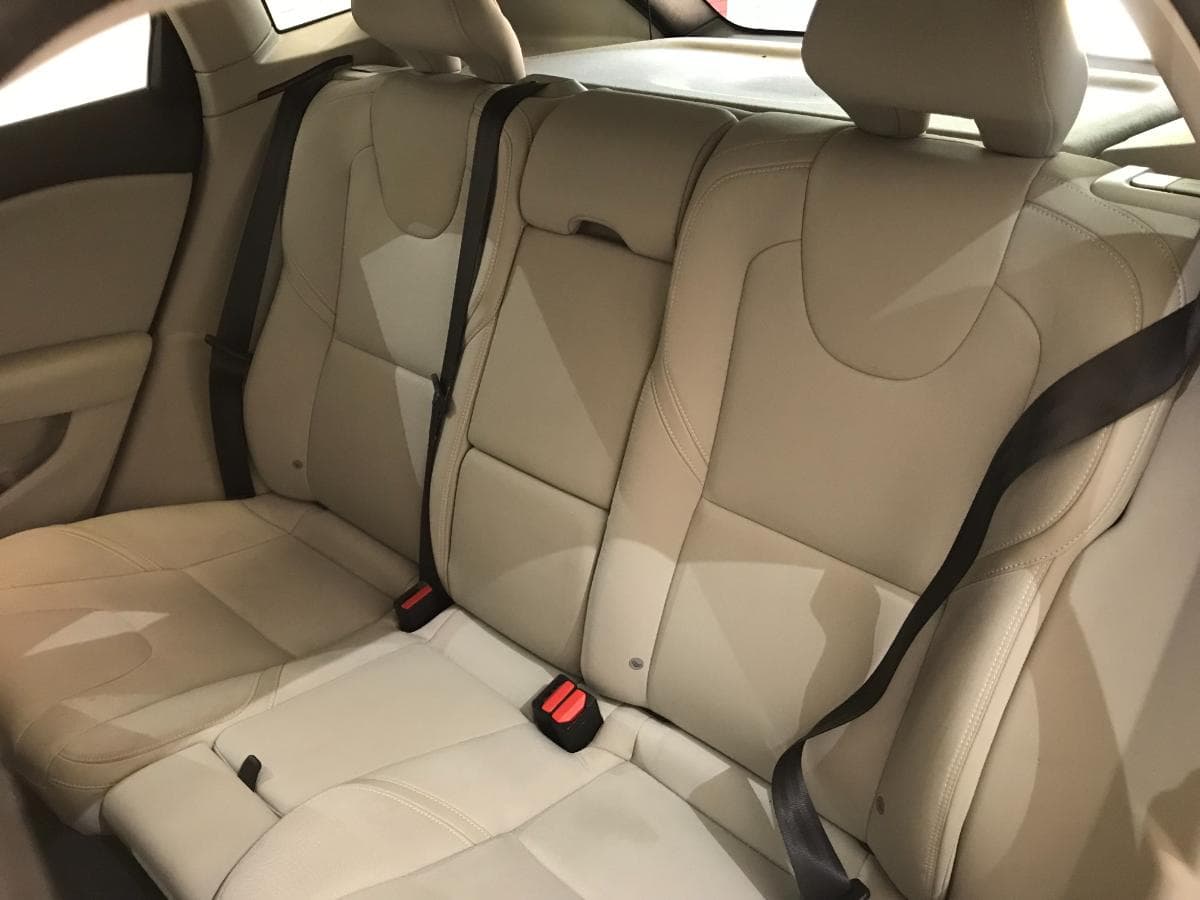 Volvo V40 D2 · Ano 2013 — imagen 23