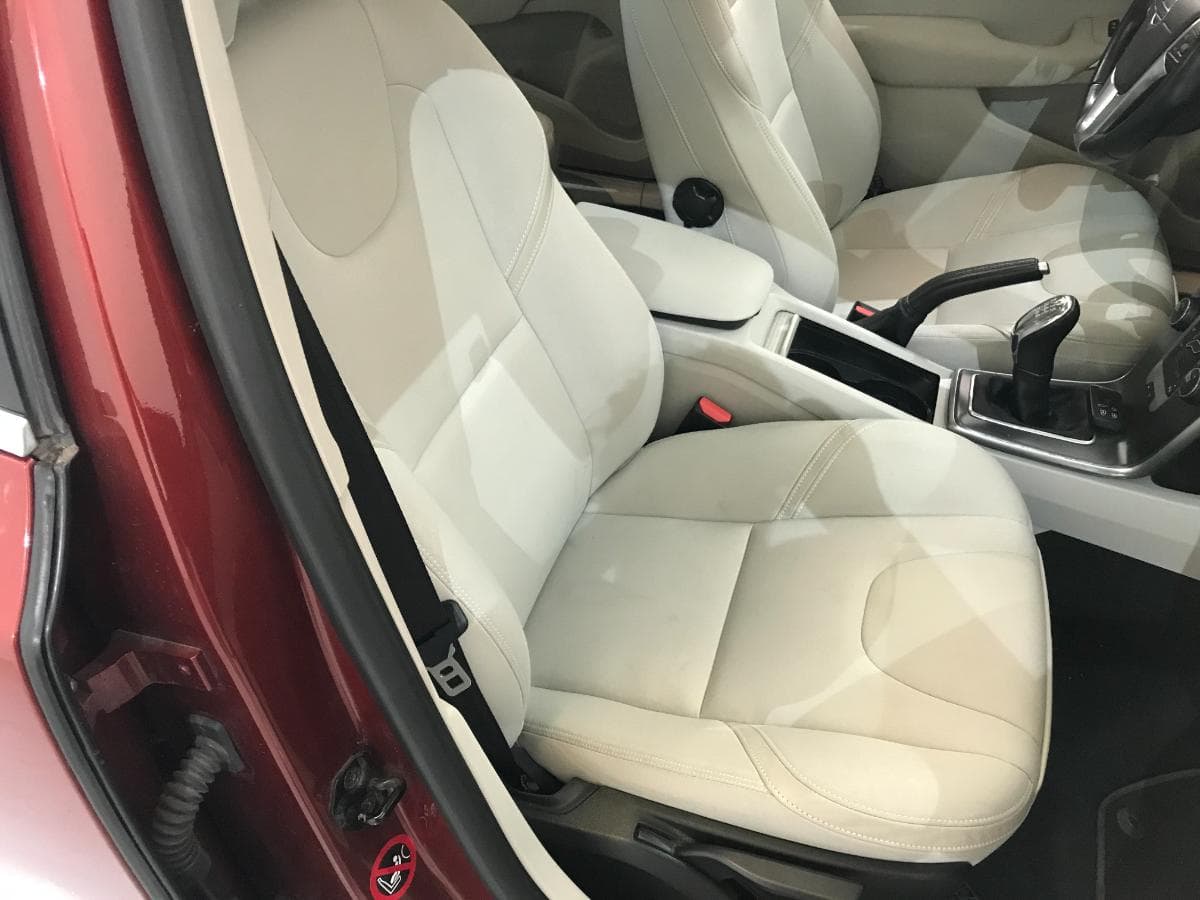 Volvo V40 D2 · Ano 2013 — imagen 25