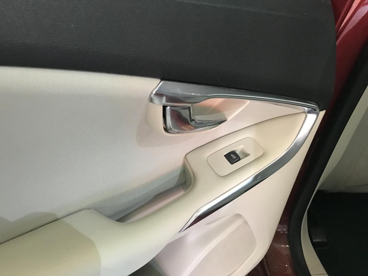 Volvo V40 D2 · Ano 2013 — imagen 27