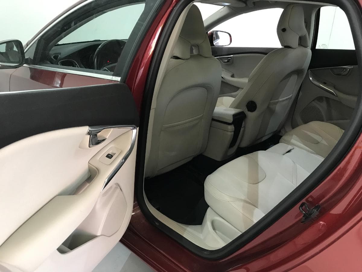 Volvo V40 D2 · Ano 2013 — imagen 26