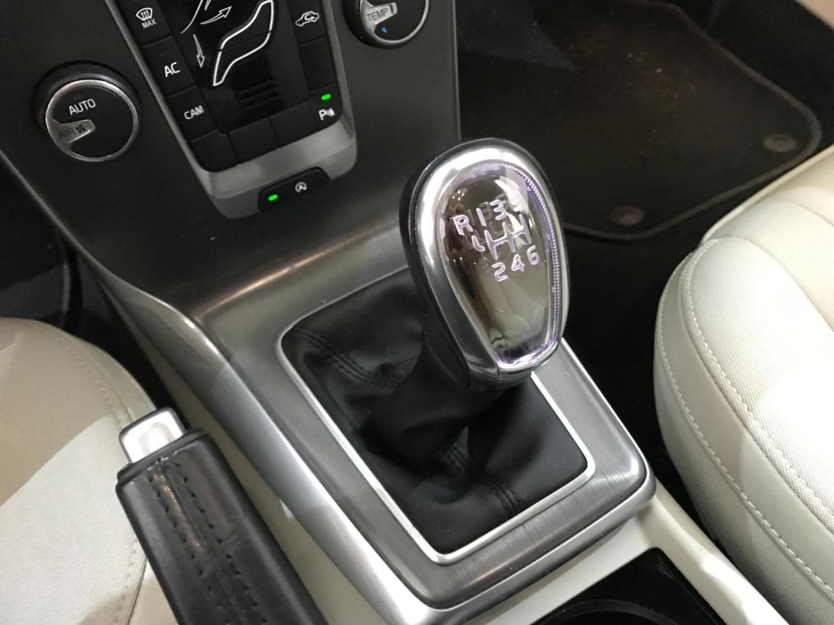 Volvo V40 D2 · Ano 2013 — imagen 36