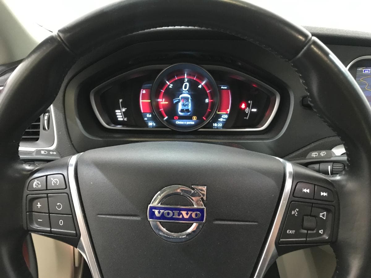 Volvo V40 D2 · Ano 2013 — imagen 37