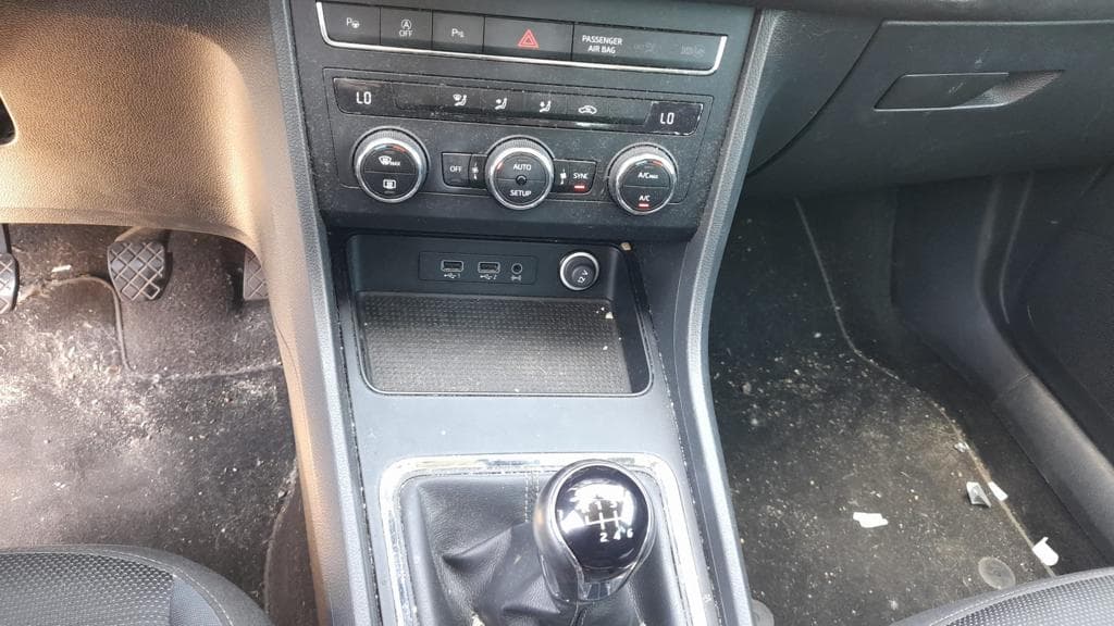 Seat Ateca 1.6TDI · Ano 2016 — imagen 23