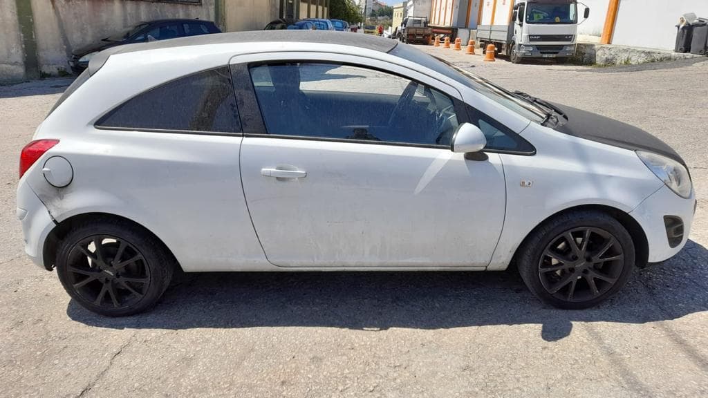 Opel Corsa 1.3 CDTI · Ano 2016 — imagem 5