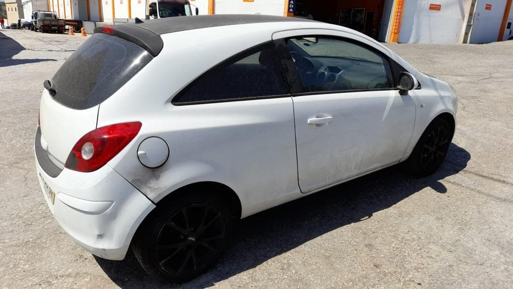 Opel Corsa 1.3 CDTI · Ano 2016 — imagem 8