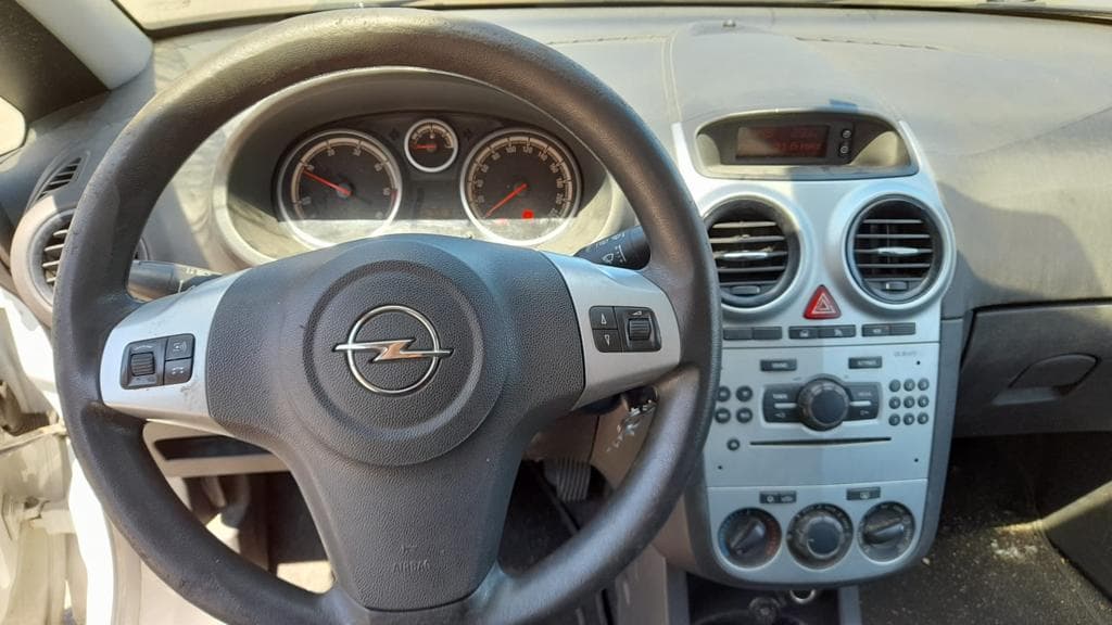 Opel Corsa 1.3 CDTI · Ano 2016 — imagem 11