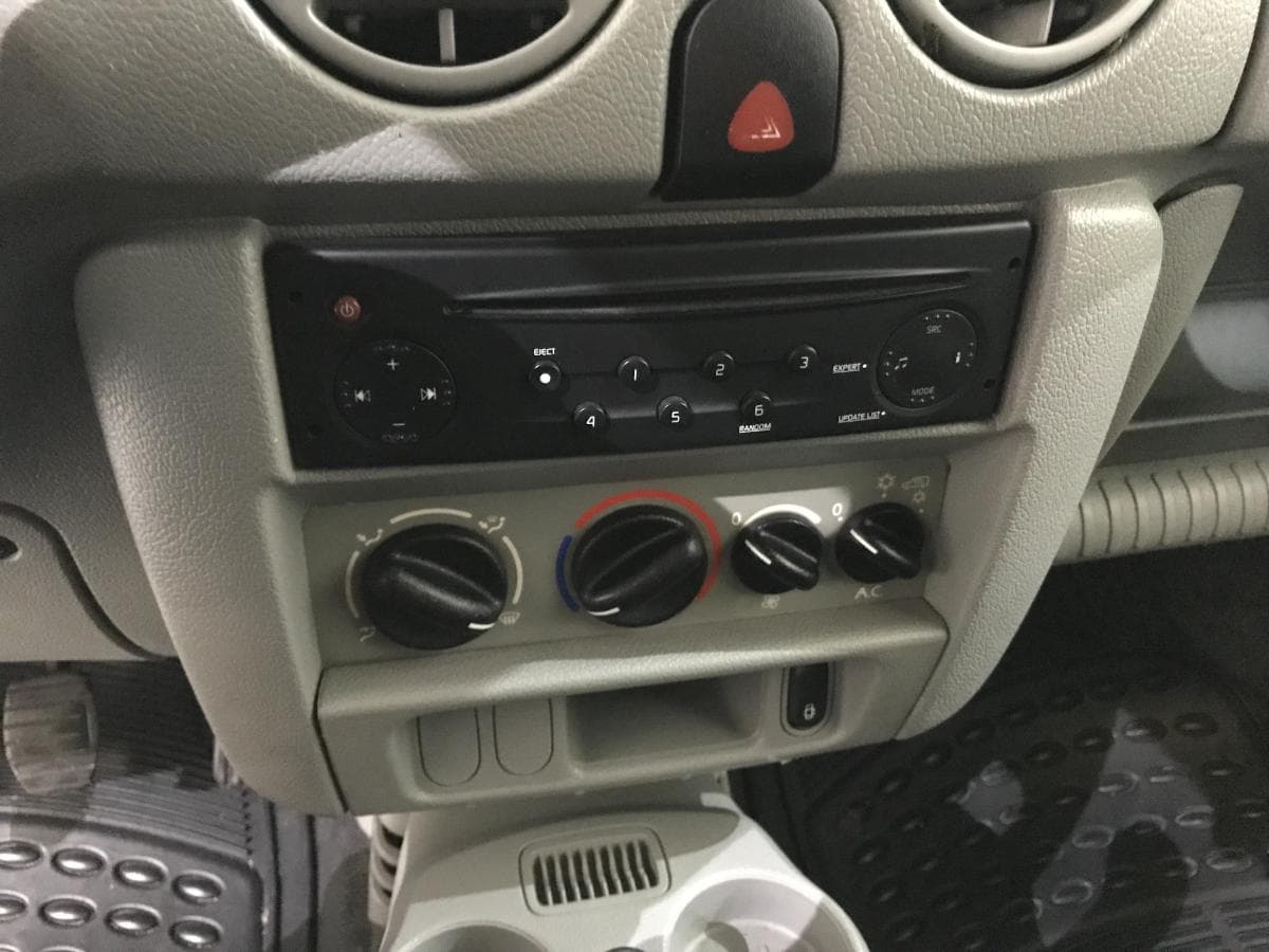 Renault Kangoo 1.5 DCI · Ano 2007 — imagen 24