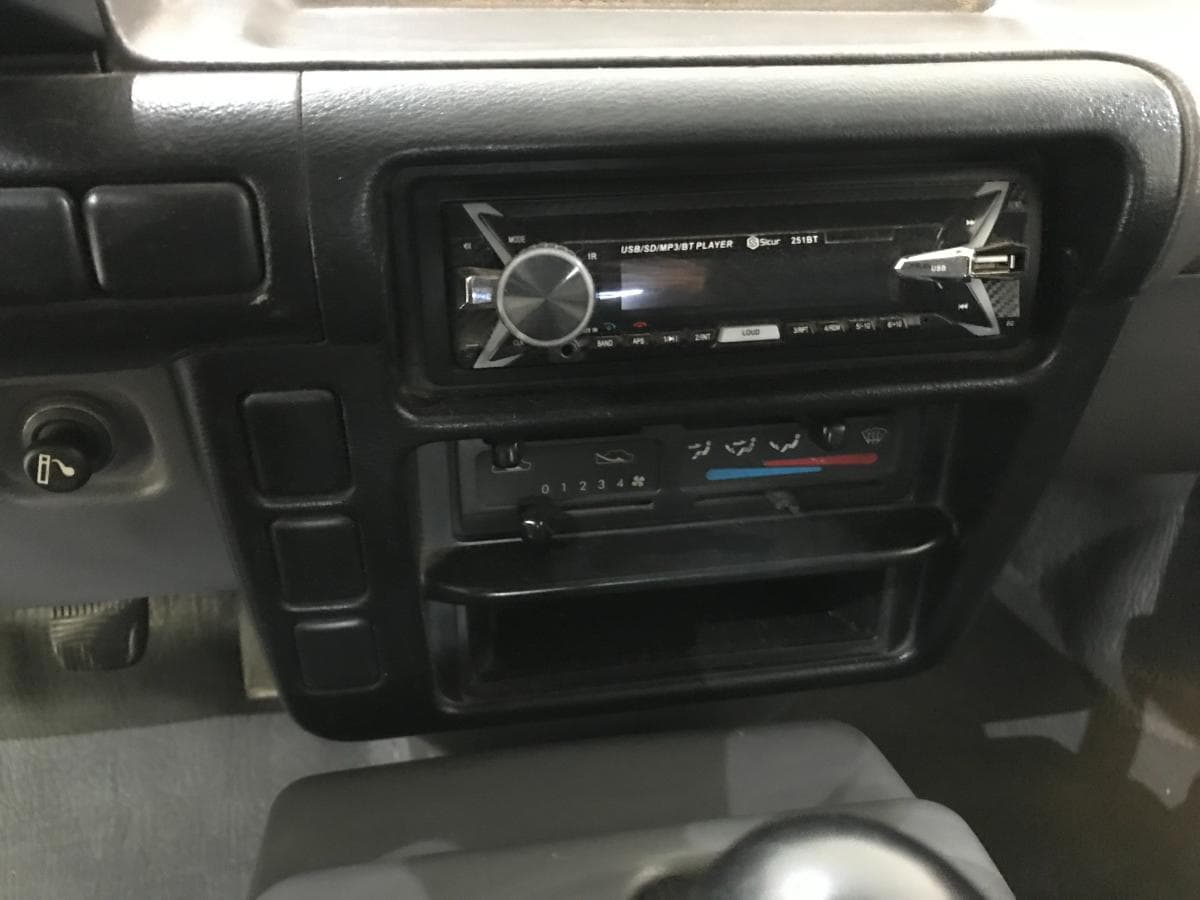 Nissan Vanette Cargo 2.3D · Ano 1996 — imagem 25
