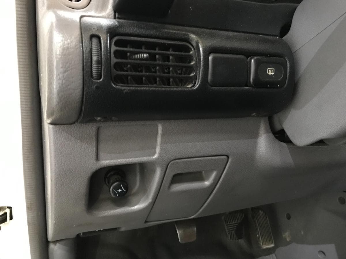 Nissan Vanette Cargo 2.3D · Ano 1996 — imagem 27