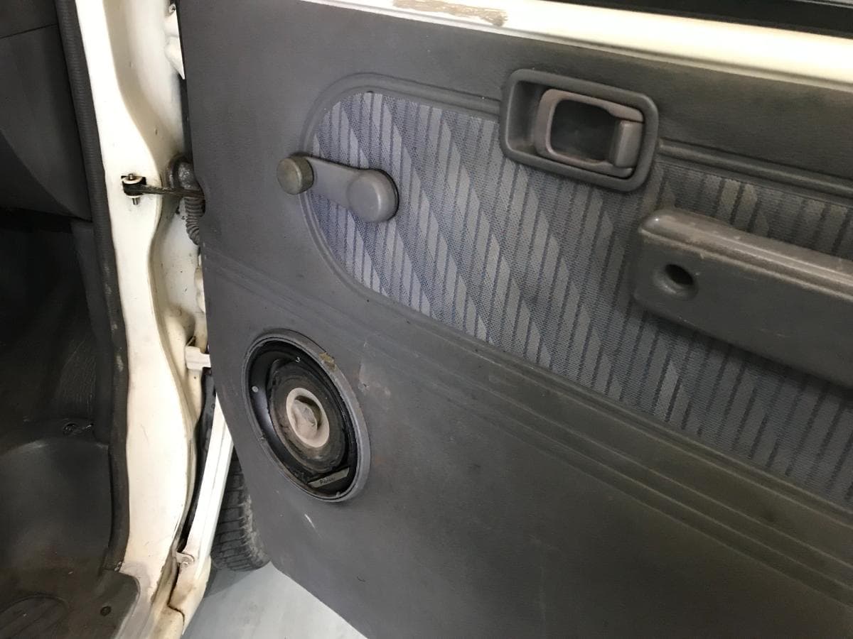 Nissan Vanette Cargo 2.3D · Ano 1996 — imagem 29