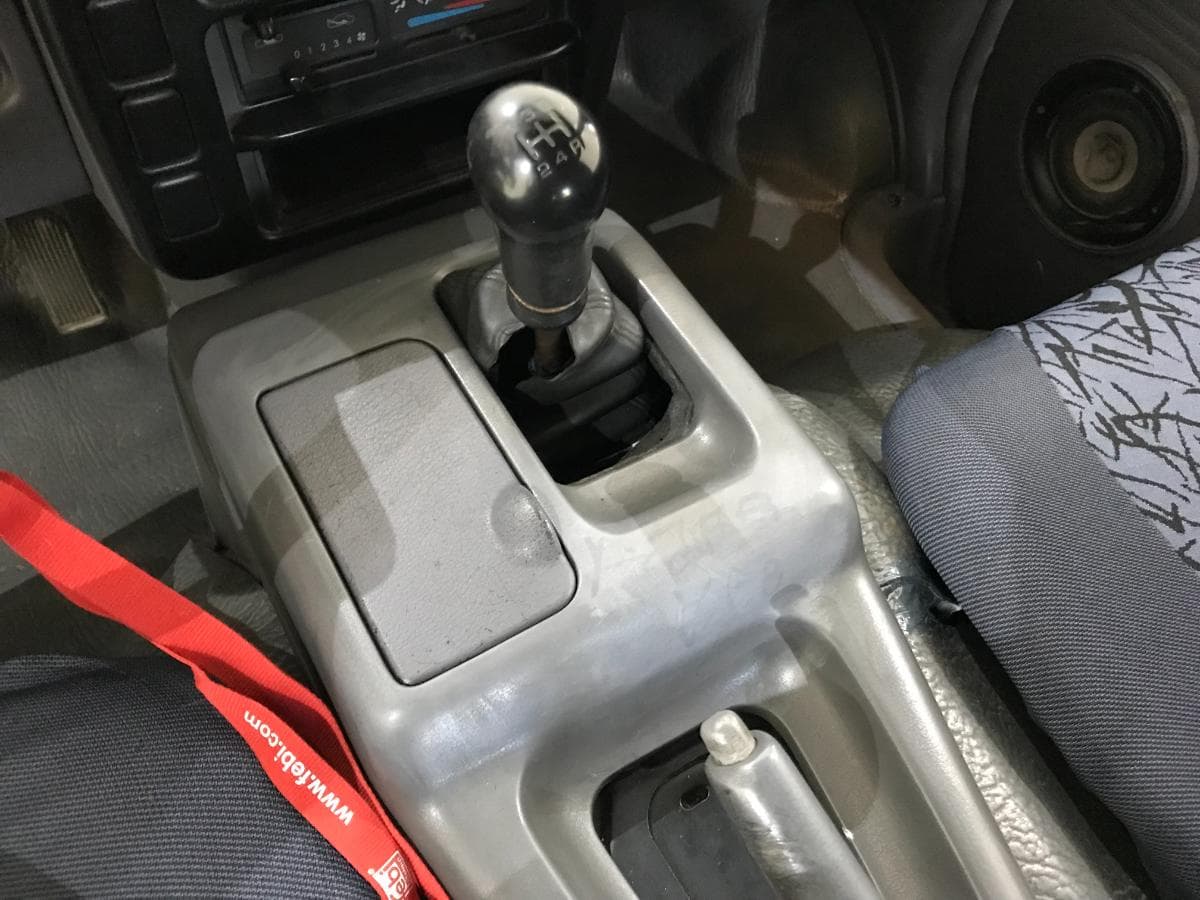 Nissan Vanette Cargo 2.3D · Ano 1996 — imagem 35
