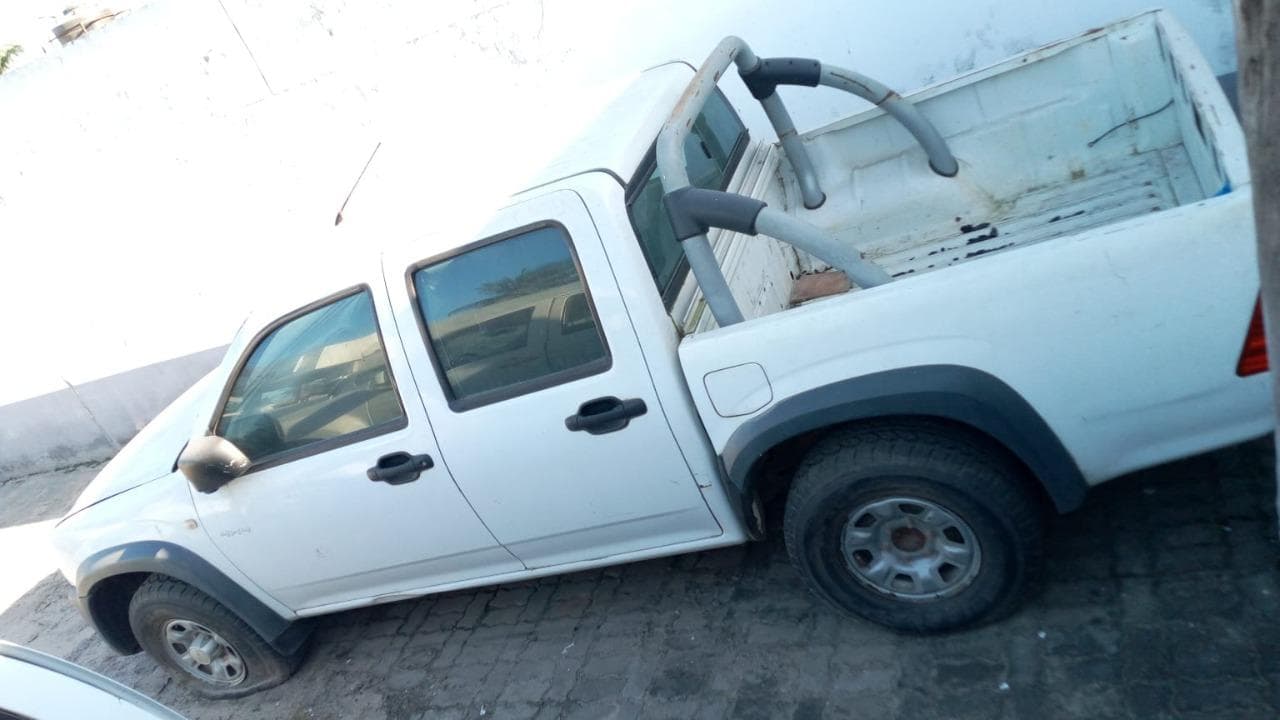 Isuzu KB250 · — image 4