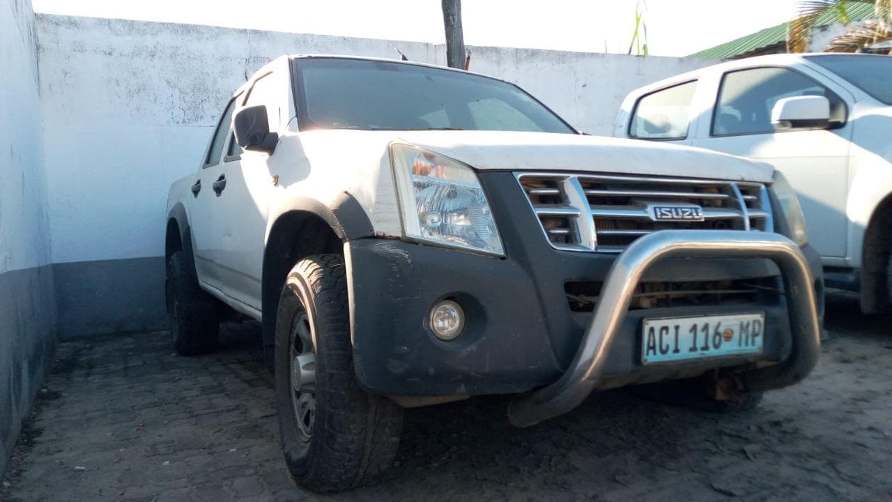 Isuzu KB250 ·