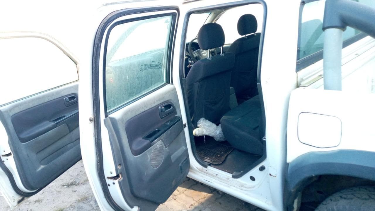 Isuzu KB250 · — image 8
