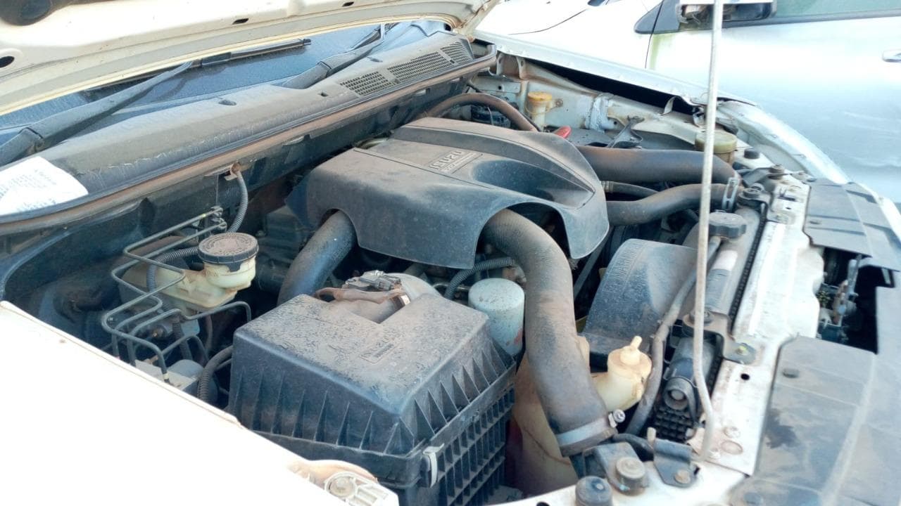 Isuzu KB250 · — image 12