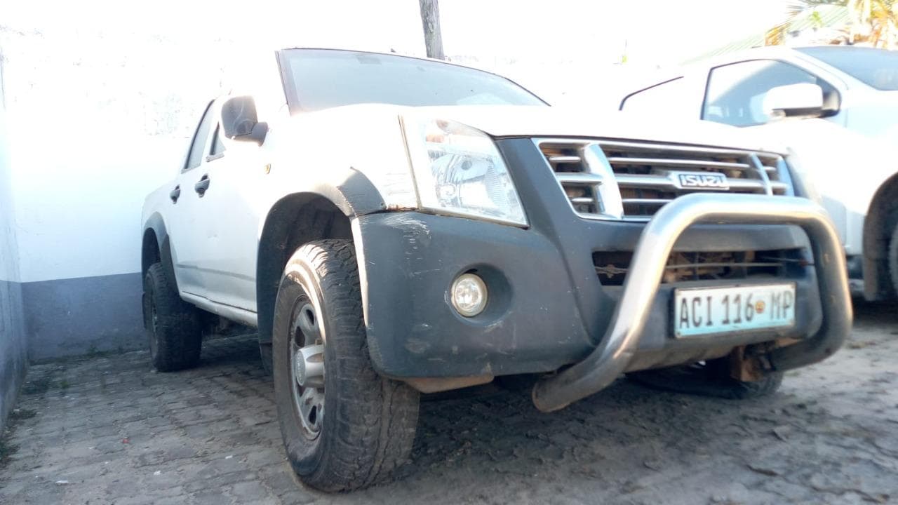 Isuzu KB250 · — image 14