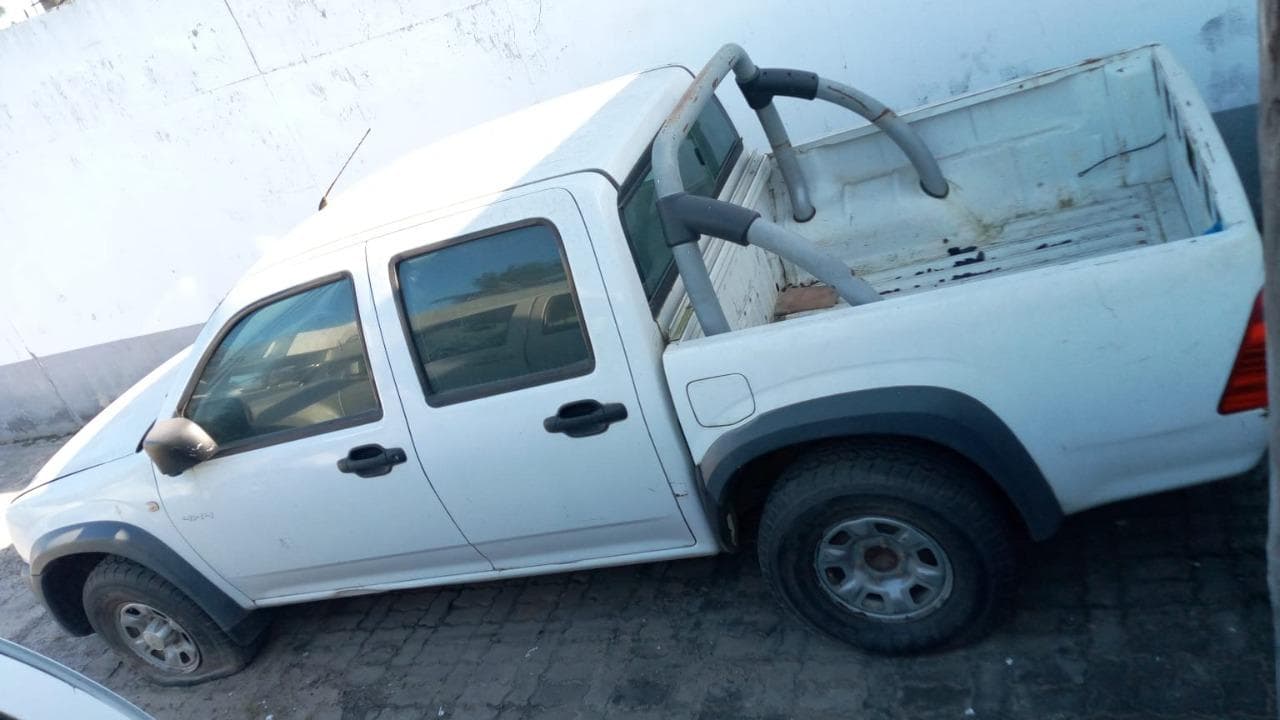 Isuzu KB250 · — image 16