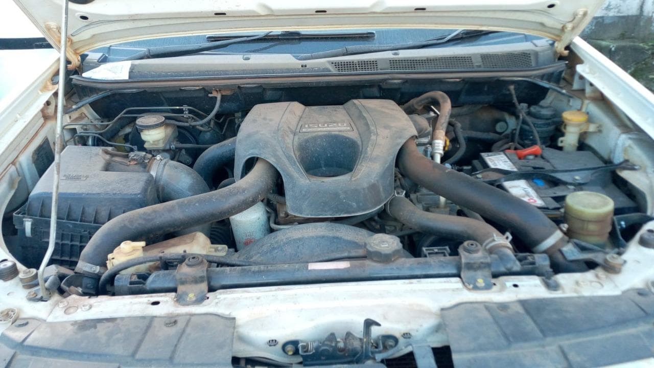 Isuzu KB250 · — image 19